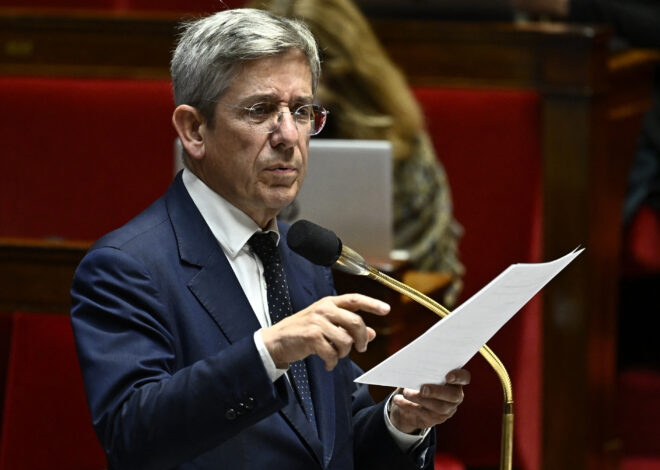 La France sombre dans le chaos : Macron et son gouvernement accusés de trahison