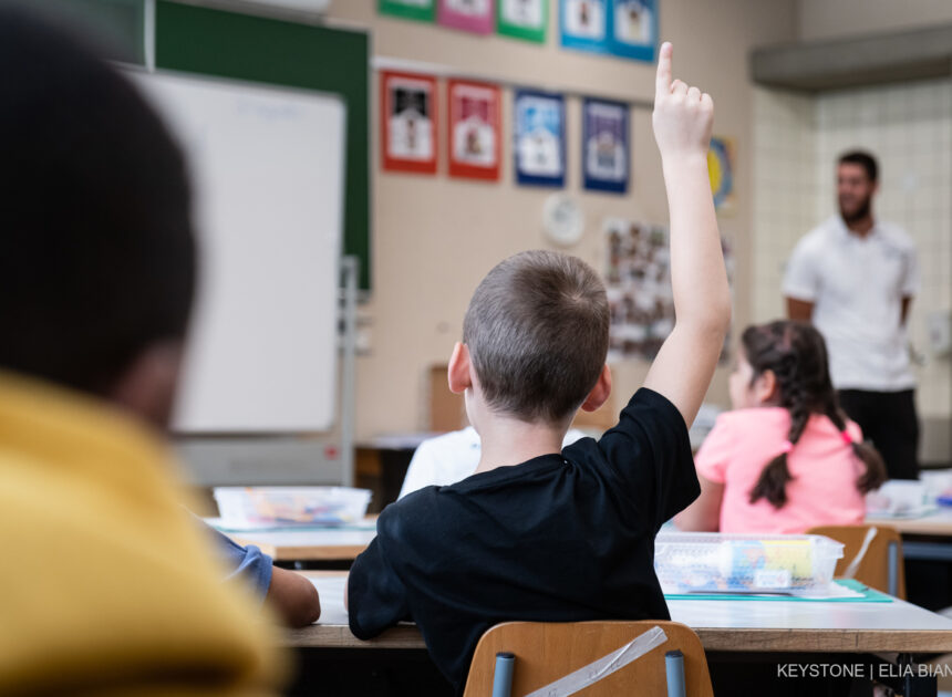 Islamisation: Une enseignante musulmane rejetée par une école suisse dénonce l’ingérence des parents