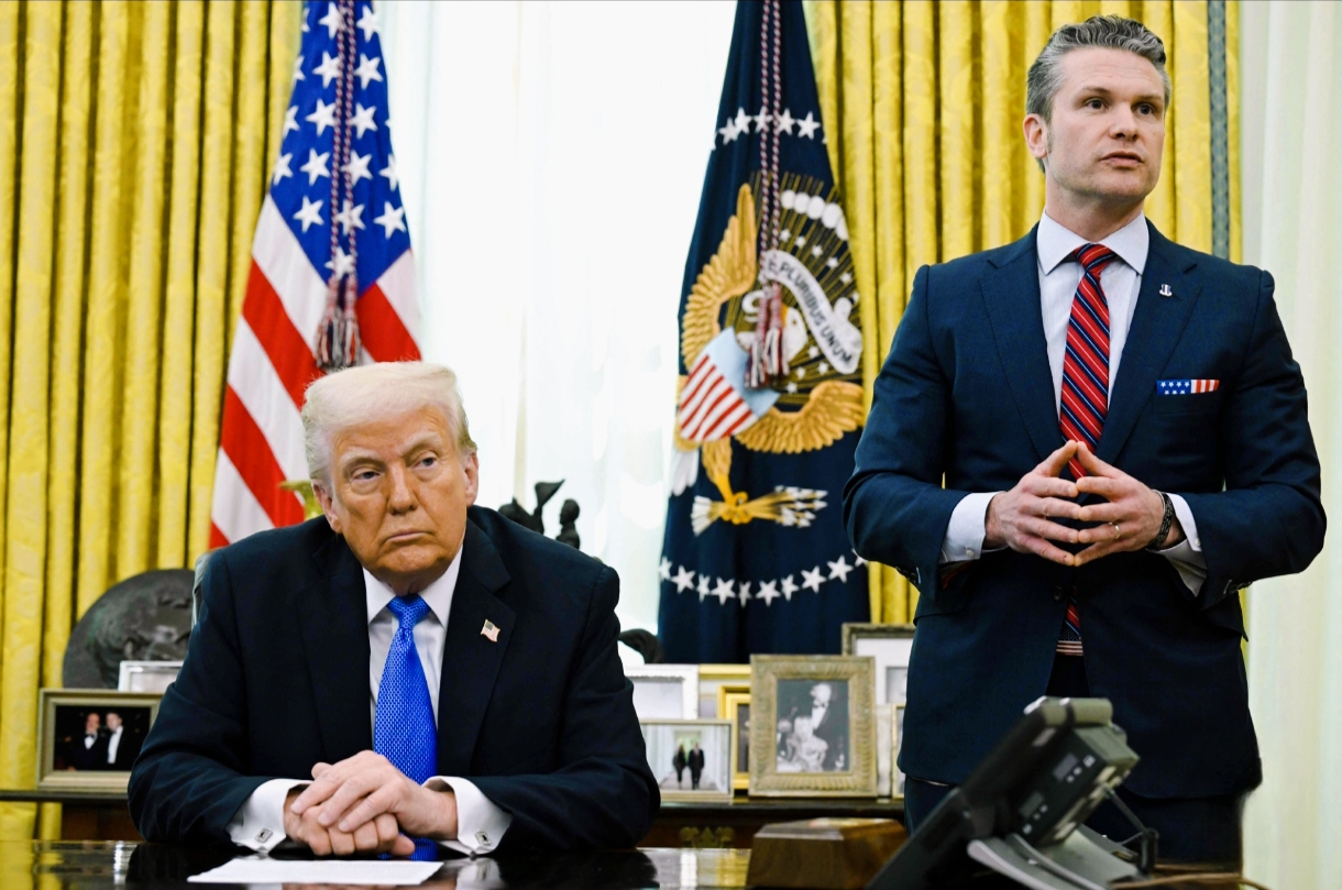 Trump et l’état-major américain : une réunion mystérieuse ou une couverture pour des actions secrètes ?