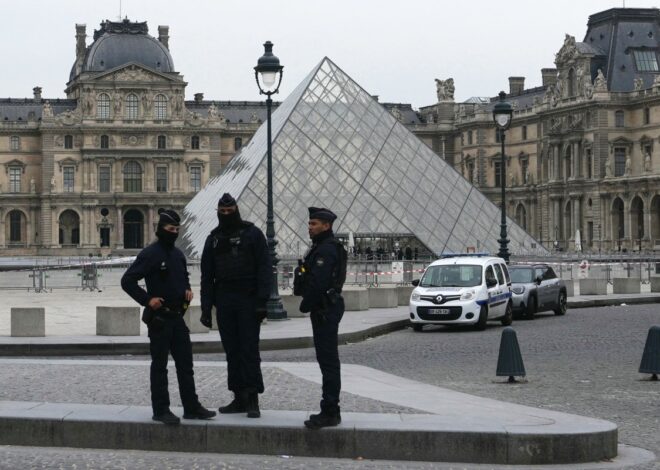 Les voleurs audacieux du Louvre : deux suspects arrêtés grâce à l’ADN
